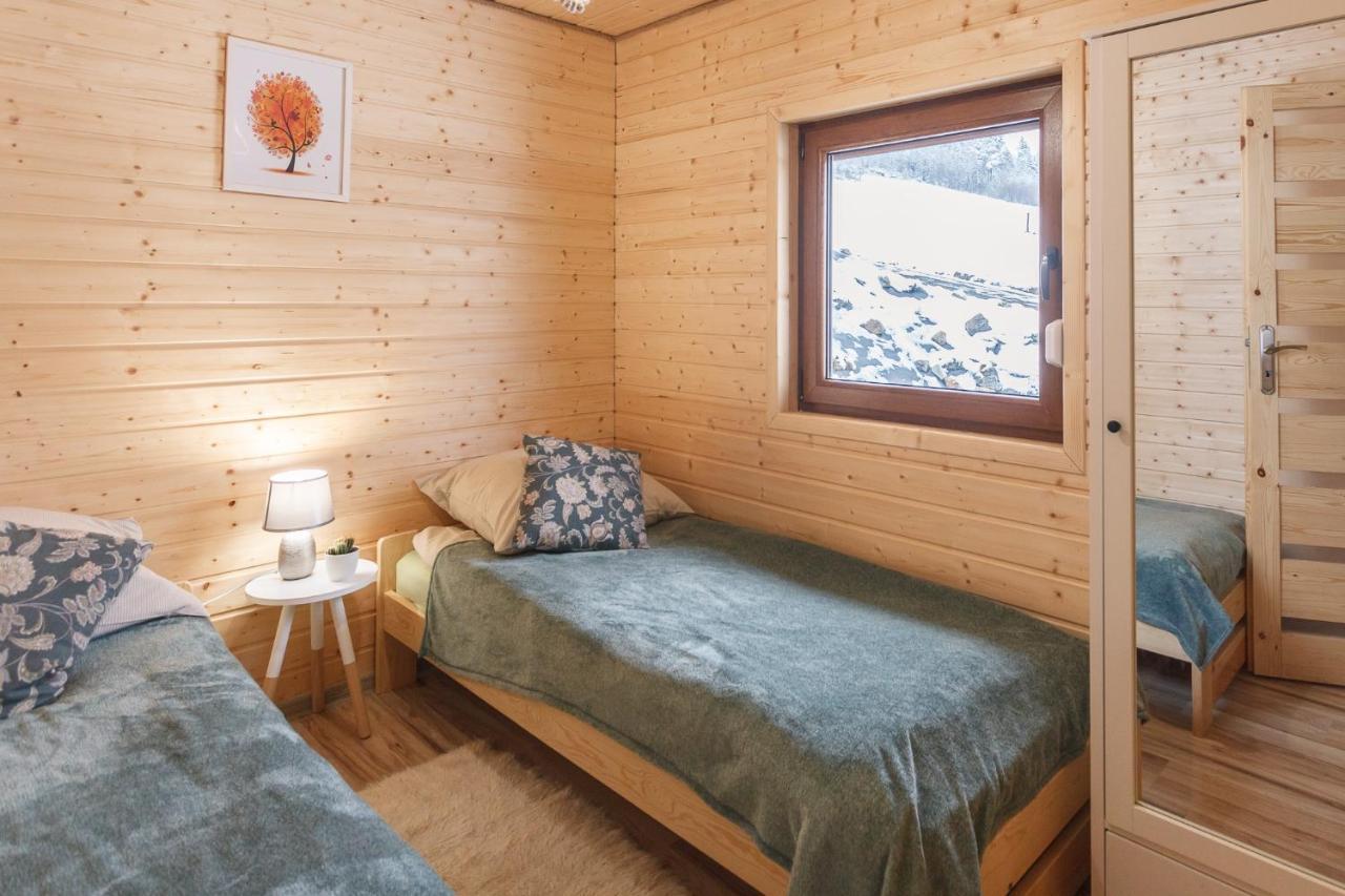 Dobra Miejscowka 50 M Od Jeziora Solinskiego Sauna Jacuzzi 504-978-418 Ferienhaus